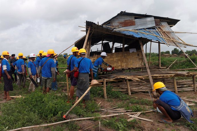 Las autoridades birmanas destruyen chabolas en un barrio pobre de Rangún