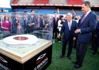 Felipe VI recuerda que el Vicente Calderón fue "en su día un campo innovador y pionero en Europa"