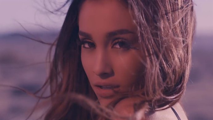 Ariana Grande cancela su gira mundial tras el atentado