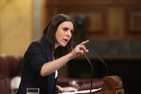 Podemos propone para Cataluña referéndum y derecho a decidir frente a un PP que "niega derechos"