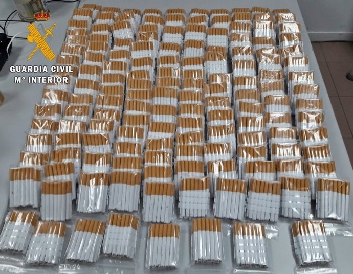 " La Guardia Civil Interviene 4200 Cigarrillos De Fabricación Casera Y Un Kilo D