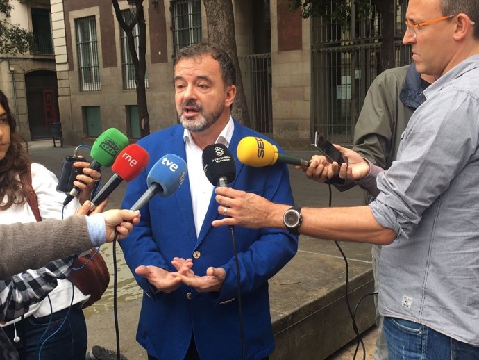 Alfred Bosch (ERC) atén els mitjans