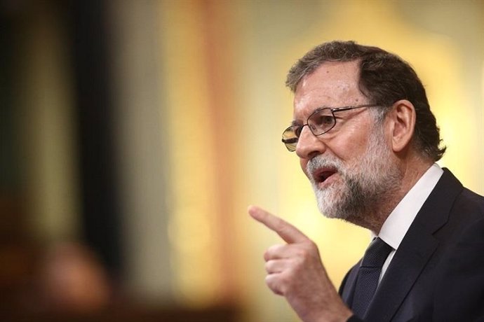 Rajoy cree que la moción es "pintoresca y chusca"