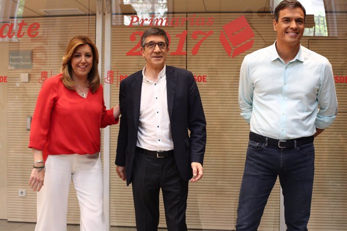 Pedro Sánchez, Susana Díaz y Patxi López antes del incio del debate del PSOE