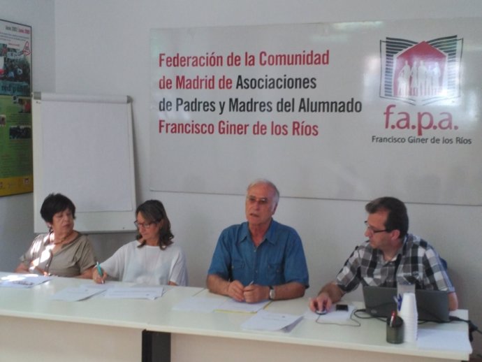 Rueda de prensa en la sede de la FAPA Giner de los Ríos