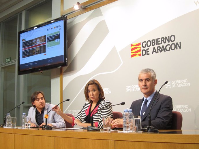 Escuín, Pérez y Sánchez han presentado la web de Aragón es Cultura