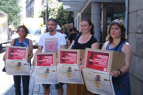 Familias de acogida piden ante el Registro la nacionalidad para sus hijos