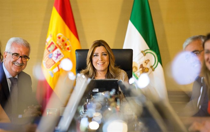 Manuel Jiménez Barrios y Susana Díaz, en la reunión del Consejo de Gobierno