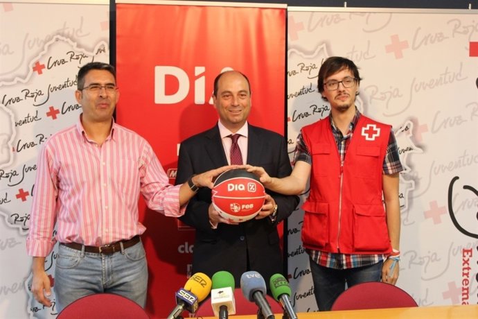 Cruz Roja y Grupo Dia garantizan las meriendas de un centenar de niños 