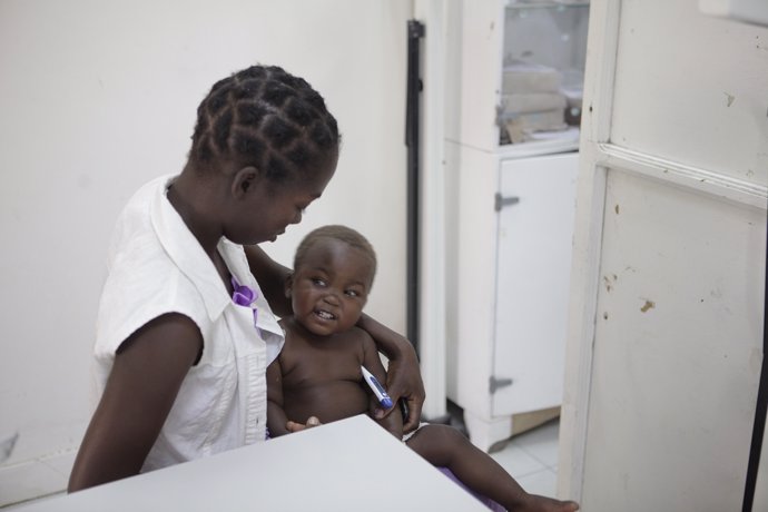 Clientes de CaixaBank colaboran con un programa de vacunación infantil