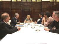 Carmena, a favor de llevar ayuda a las zonas próximas al conflicto en Siria ya que "los refugiados no llegan a Madrid"