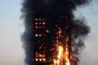 Al menos seis muertos en el incendio de un edificio de apartamentos en Londres