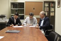 La APDM firma un convenio con la Asociación de Estudiantes de Periodismo de la Universidad Complutense