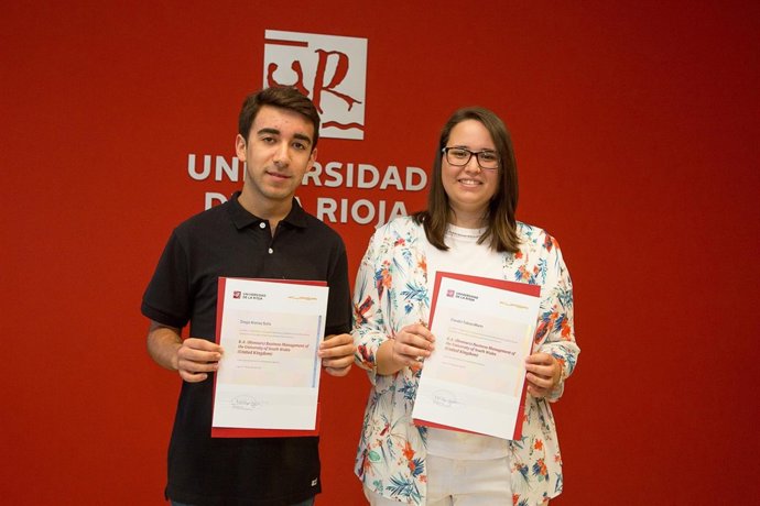 Alumnos becados por la UR y Kupsa