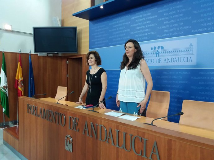 Esperanza Gómez y Libertad Benítez, en rueda de prensa