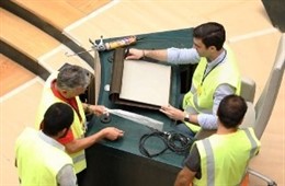 Atril del Pleno del Ayuntamiento de Madrid accesible