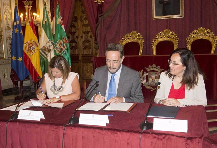 Felipe López con la presidenta de la Diputación de Cádiz
