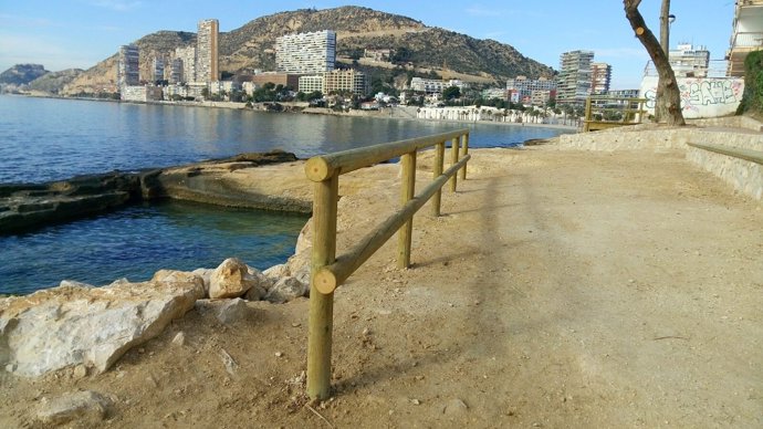 Playa de l'Albufereta al fondo y La Cantera