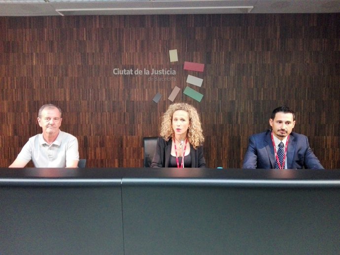 Mercè Caso, i els jutges Xavier González i Mariano García 