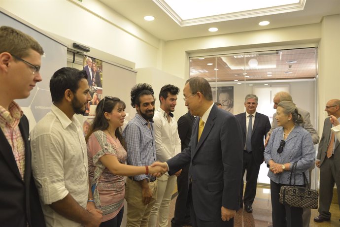 Ban ki-Moon visita a estudiantes refugiados de la UCJC