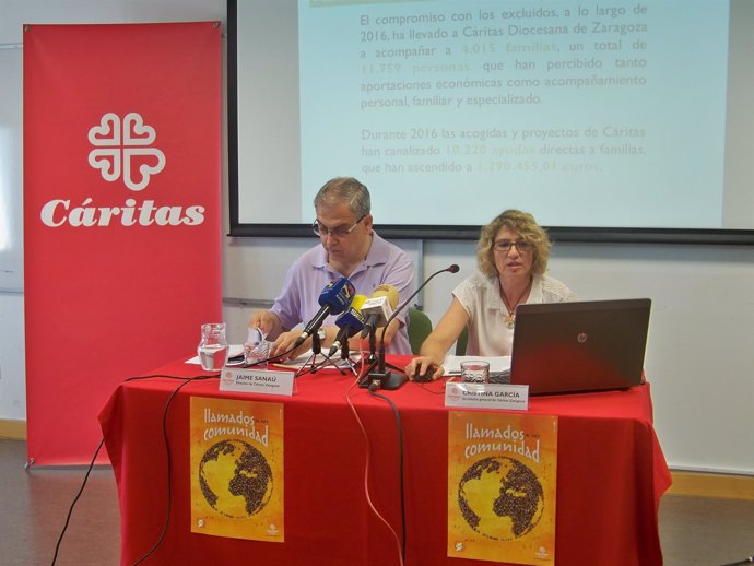 Jaime Sanaú y Cristina García en la presentación de las acciones de Cáritas