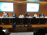 Andalucía traslada su experiencia de planificación para reforzar la competividad turística del litoral