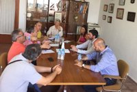 El servicio de limpieza del Mar Menor retira de las playas de Cartagena 230 m3 de algas y 44.800 kilos de basura