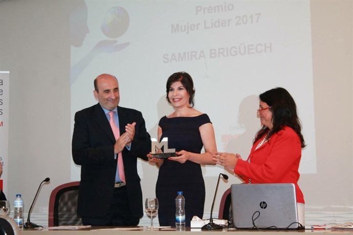 Presidenta de la Fundación Adelias recibe el Premio Mujer Líder 2017 de Aliter