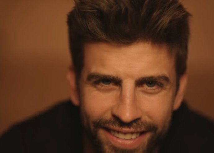 Piqué, "el cámara" del videclip de Shakira del tema 'Me enamoré'