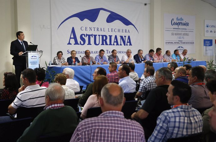 La asamblea de socios compromisarios de Central Lechera Asturiana