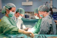 El SAS contratará a más de 2.500 profesionales en Granada para garantizar la atención sanitaria en verano