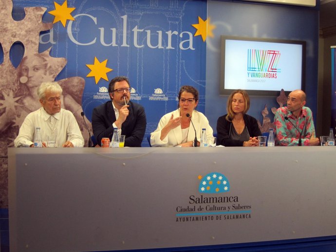 Presentación del Festival de Luz y Vanguardias.                               