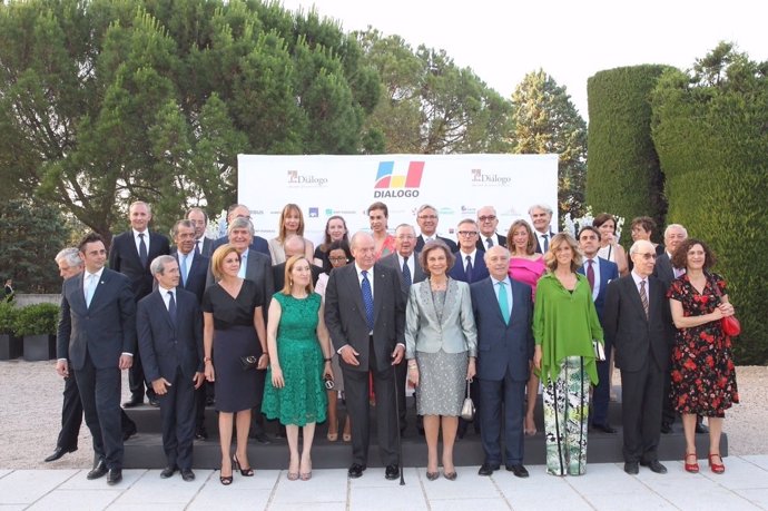 El Rey Juan Carlos, galardonado por la Asociación Diálogo