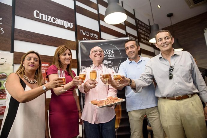 El Brindis Inaugural del Día Mundial de la Tapa se ha celebrado en 'El Andaluz'.