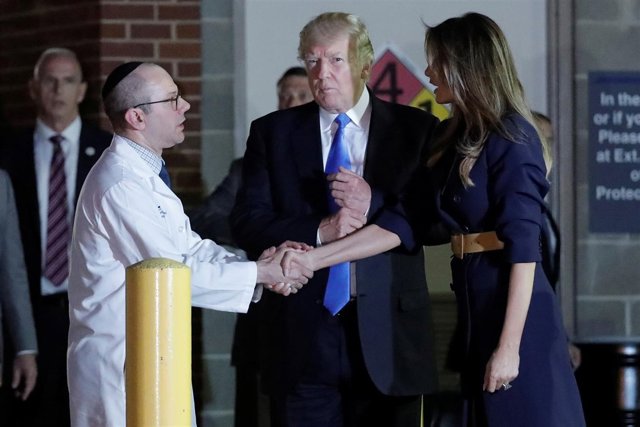  Trump Y Melania Visitan A Las Víctimas Tras El Tiroteo En Una Base De Béisbol