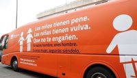 El autobús contra "la ideológia de género" que circula por Ciudad de México recibe críticas y manifestaciones en contra