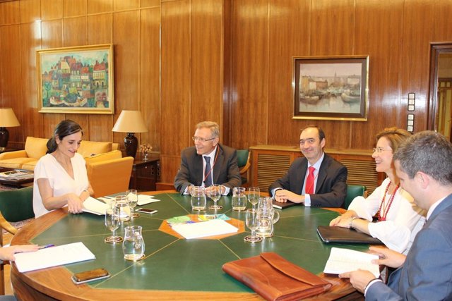 La secretaria de Estado se reúne con la CEOE