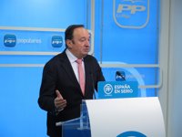 El Parlamento reprueba a Sanz sin su presencia en pleno y Podemos y PSOE piden su dimisión