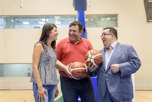 El baloncesto será el protagonista de un campus de verano en Roquetas de Mar.