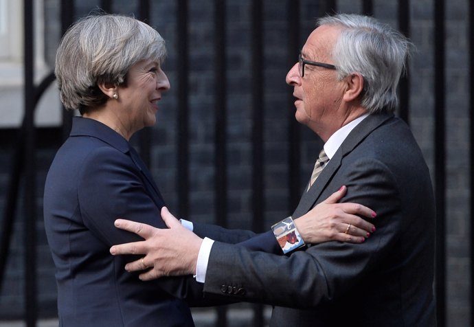  Theresa May i Jean-Claude Juncker