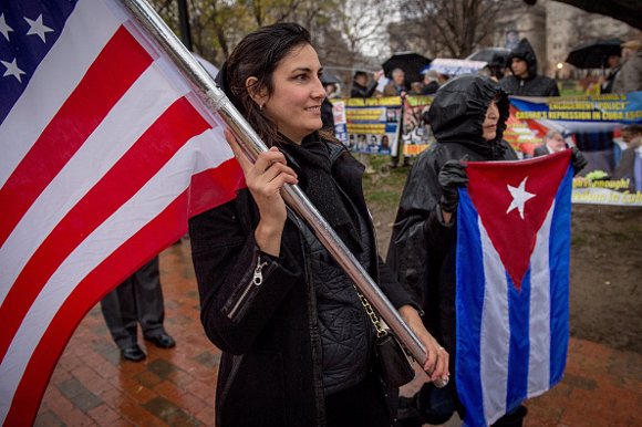 cubanos protestando