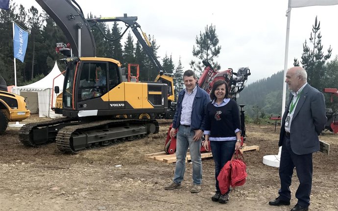 María Jesús Álvarez, en el centro