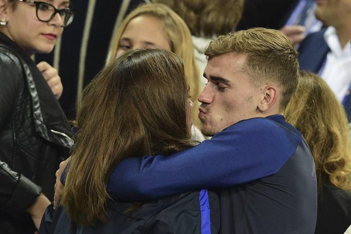 Antoine Griezmann y Erika Choperena 