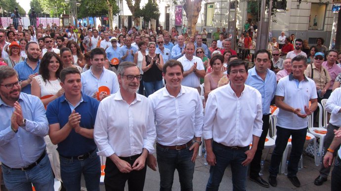 Albert Rivera, José Manuel Villegas y Juan Marín con cargos y militantes de Cs