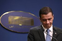 El partido del primer ministro rumano anuncia una moción de censura en su contra para seguir en el Gobierno