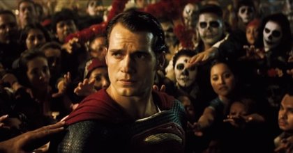 Zack Snyder confirma una teoría fan sobre Batman v Superman y El Hombre de  Acero