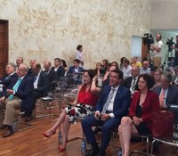 Fernando Manzano defiende la necesidad de consensuar políticas para "combatir la despoblación a todos los niveles"