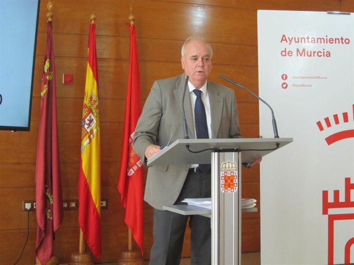 El concejal Eduardo Martínez-Oliva                  