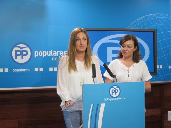  Ascensión Carreño Y Severa González, En La Rueda De Prensa