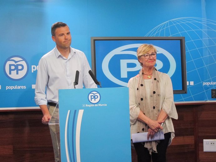 José Francisco García, y Maruja Pelegrín, en la rueda de prensa